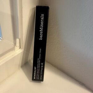 bareMinerals MINERALIST Lasting Matte Liquid Lipstick - Lucky Dirty Warm Nude